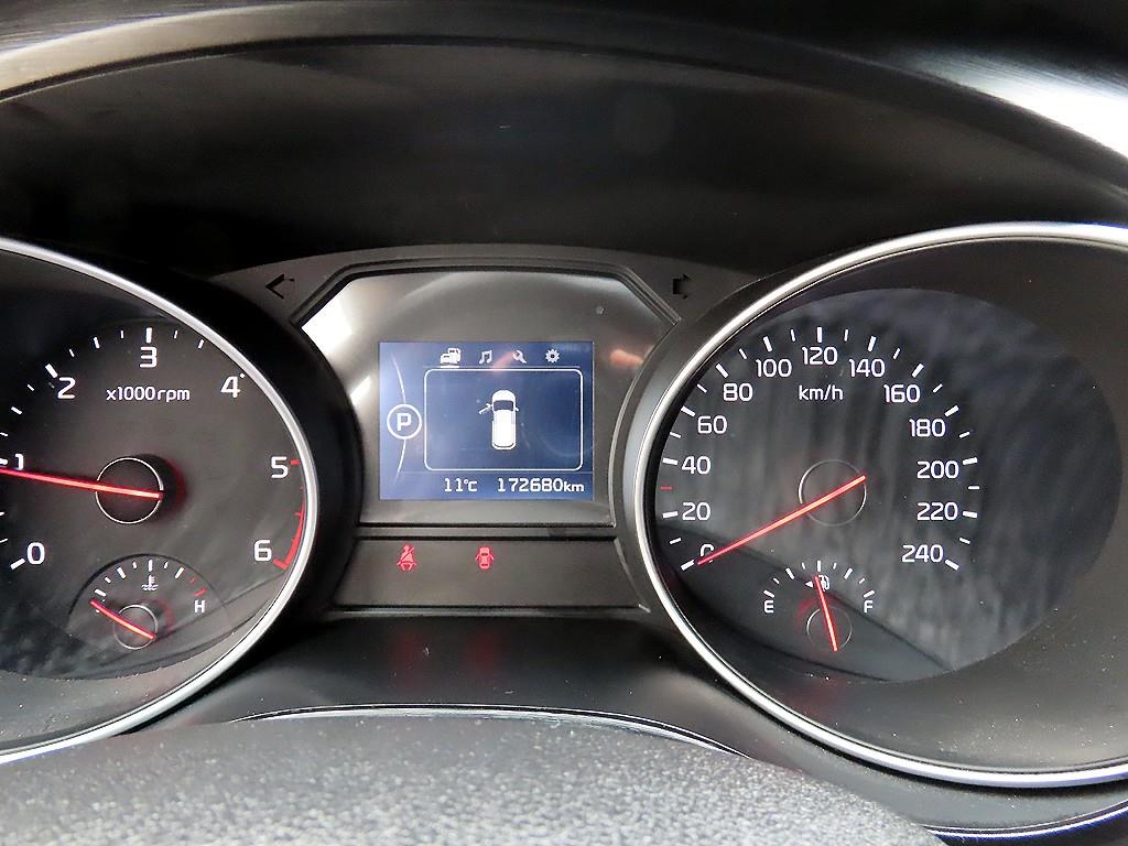 KIA Carnival - Vista 10