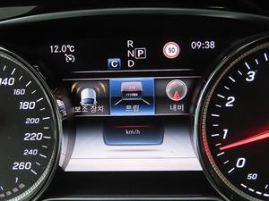 Mercedes Benz E class - Vista 12