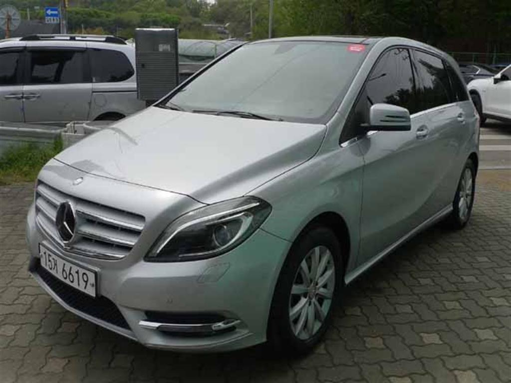 Mercedes Benz B Class (MY B) - Vista 3