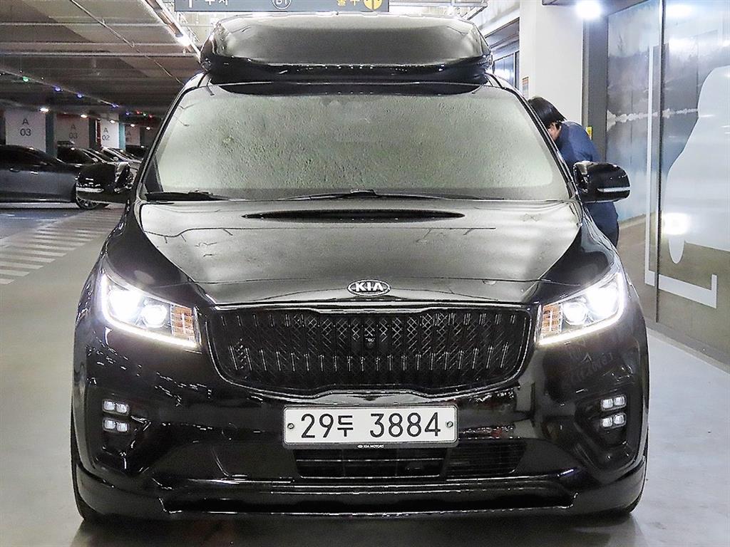 KIA Carnival - Vista 2