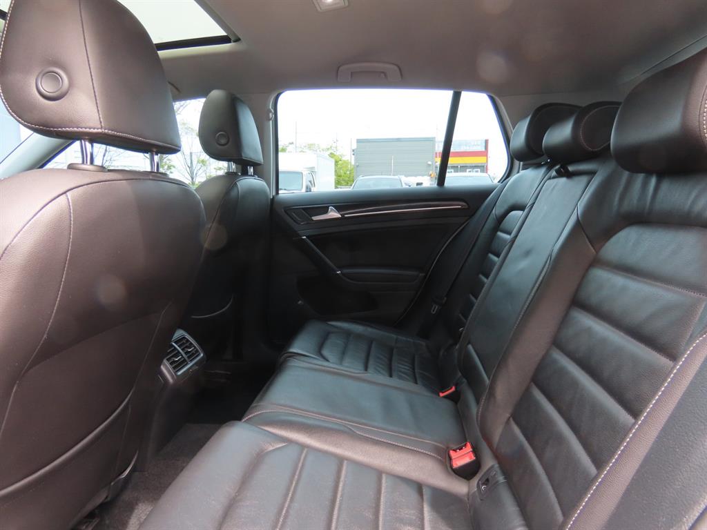 Volkswagen Golf - Vista 11