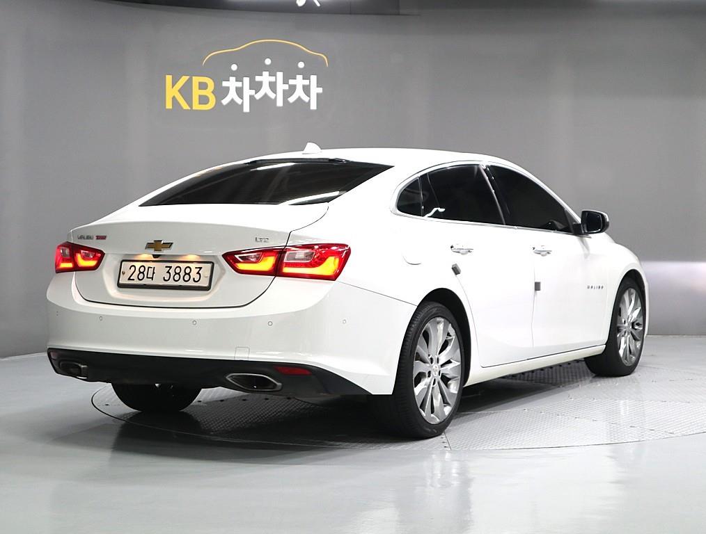 Chevrolet Malibu - Vista 3