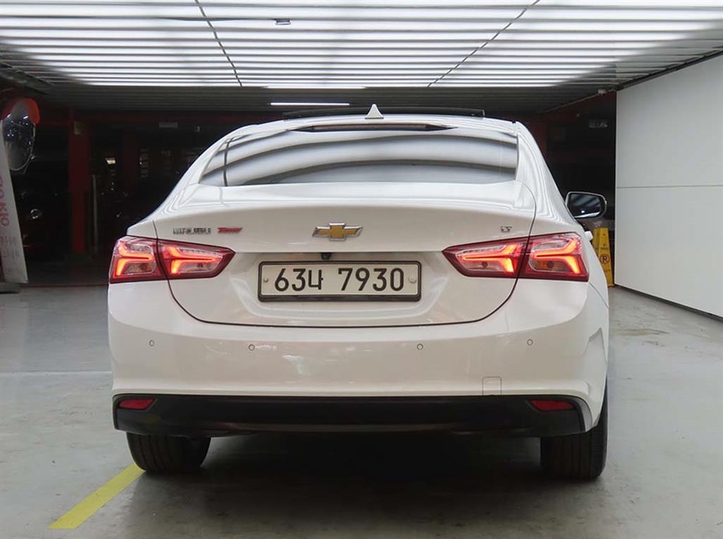 Chevrolet Malibu - Vista 3