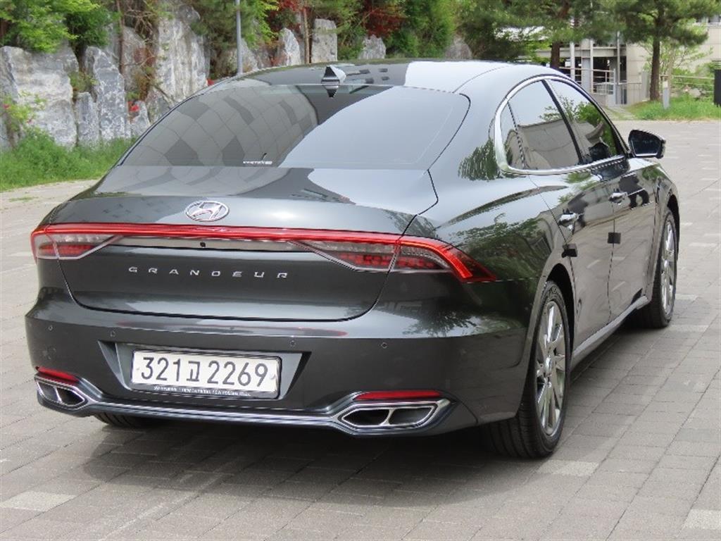 HYUNDAI Grandeur - Vista 5