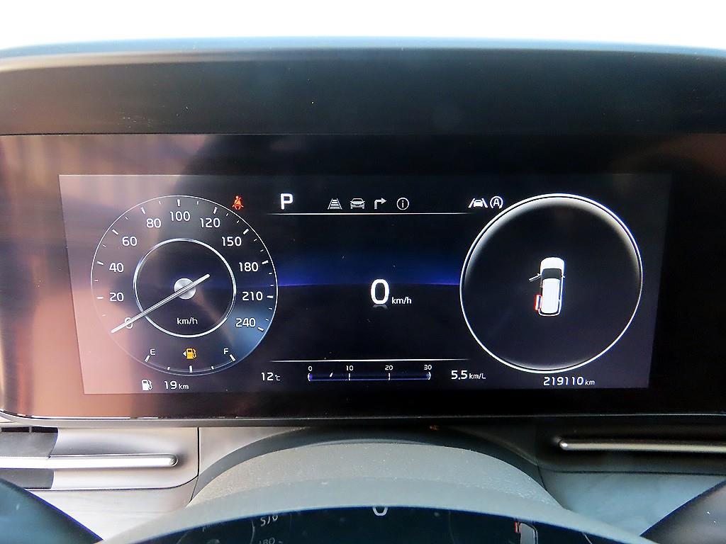 KIA Carnival - Vista 9