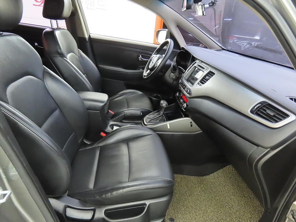 KIA Carens - Vista 7