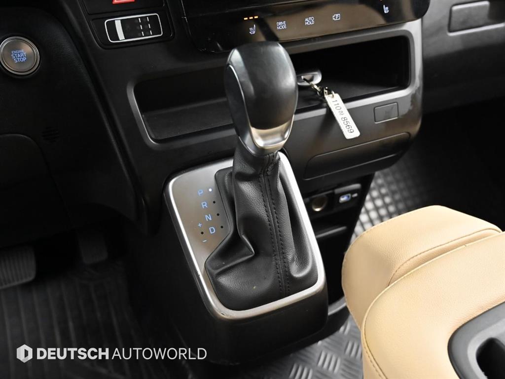 HYUNDAI Staria - Vista 9