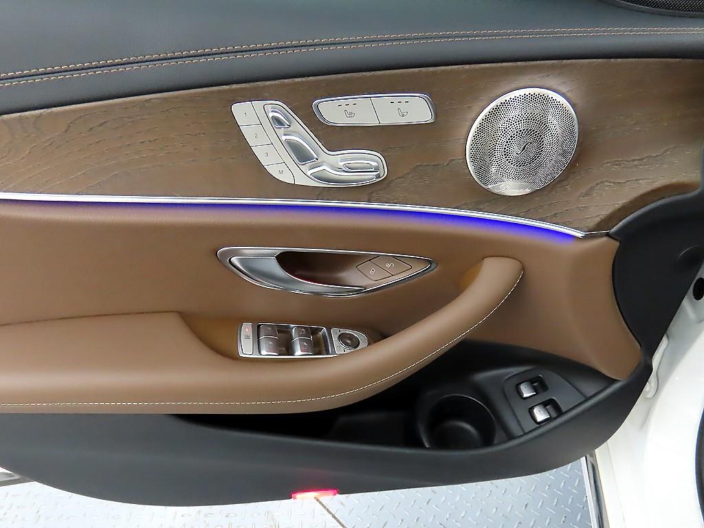 Mercedes Benz E class - Vista 11