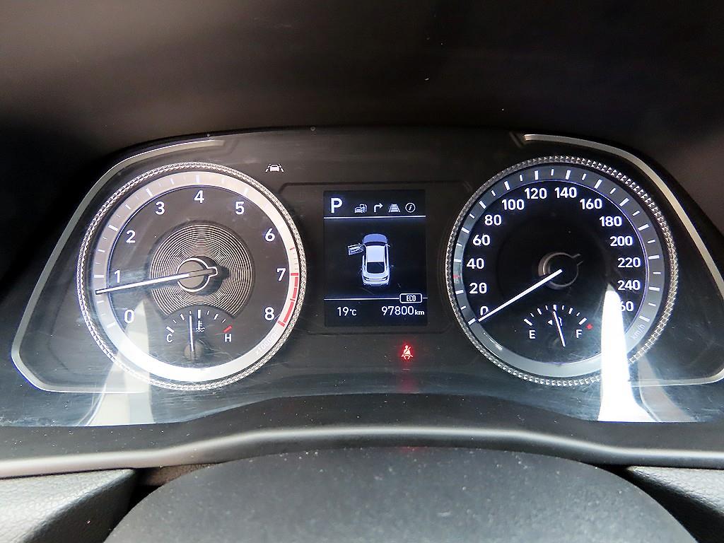 HYUNDAI Sonata - Vista 9