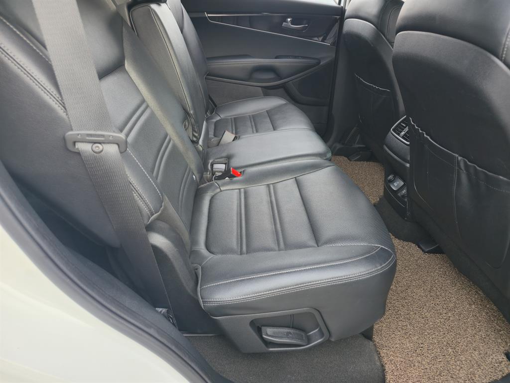 KIA Sorento - Vista 10
