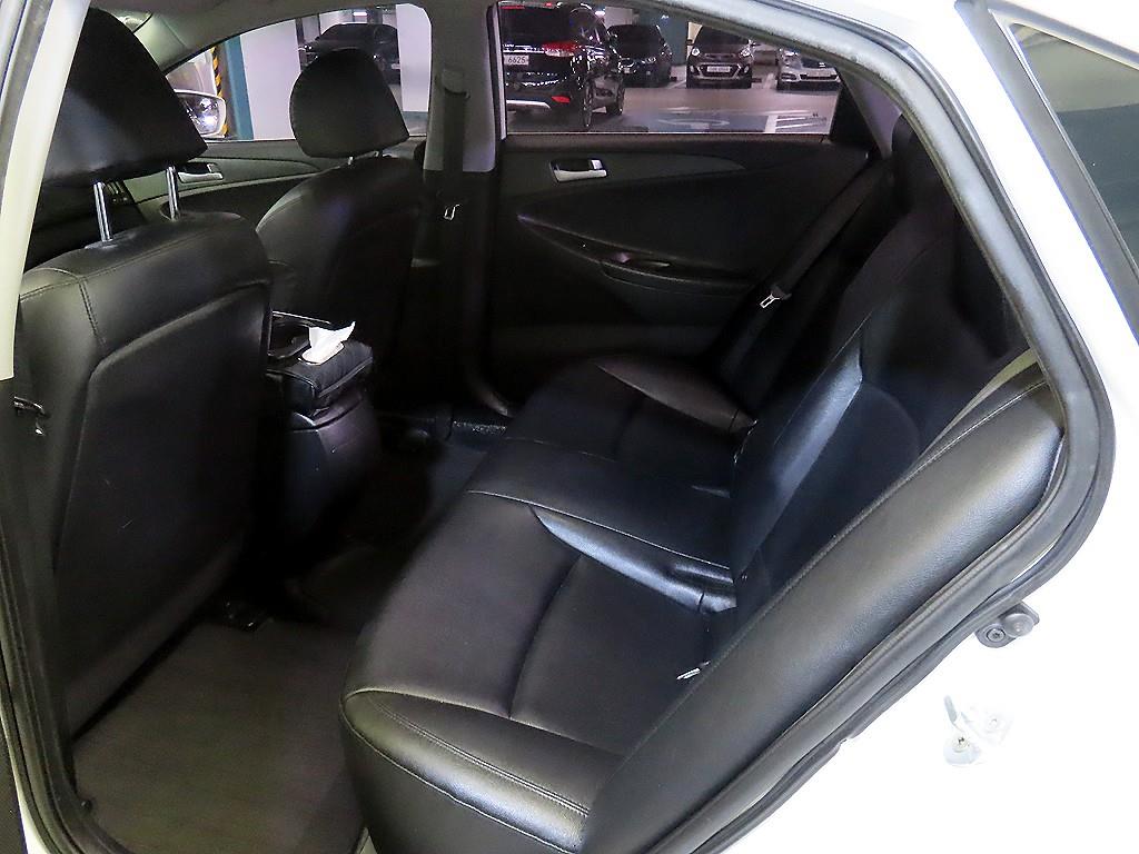 HYUNDAI Sonata - Vista 7