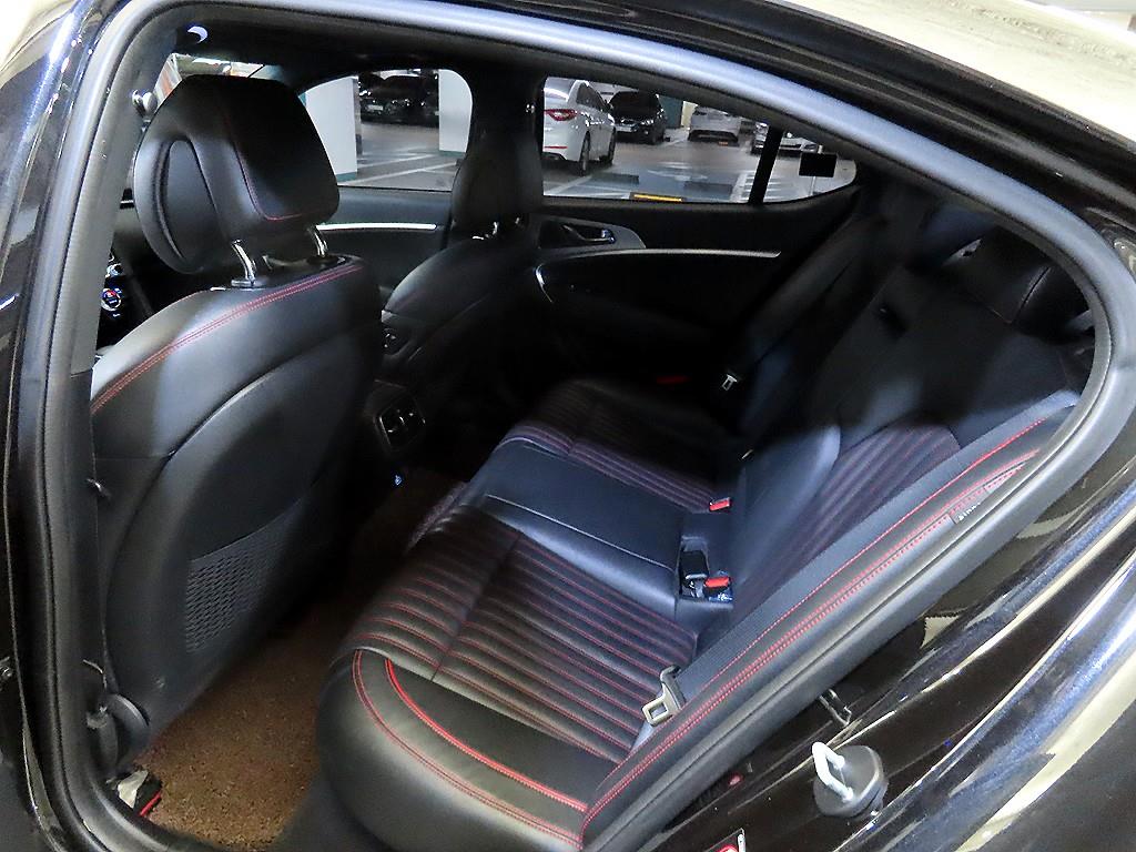 Genesis G70 - Vista 7