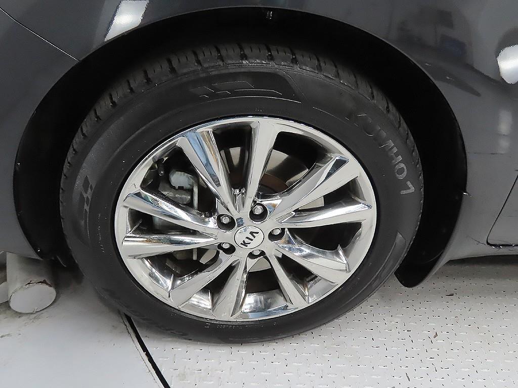 KIA Carnival - Vista 9