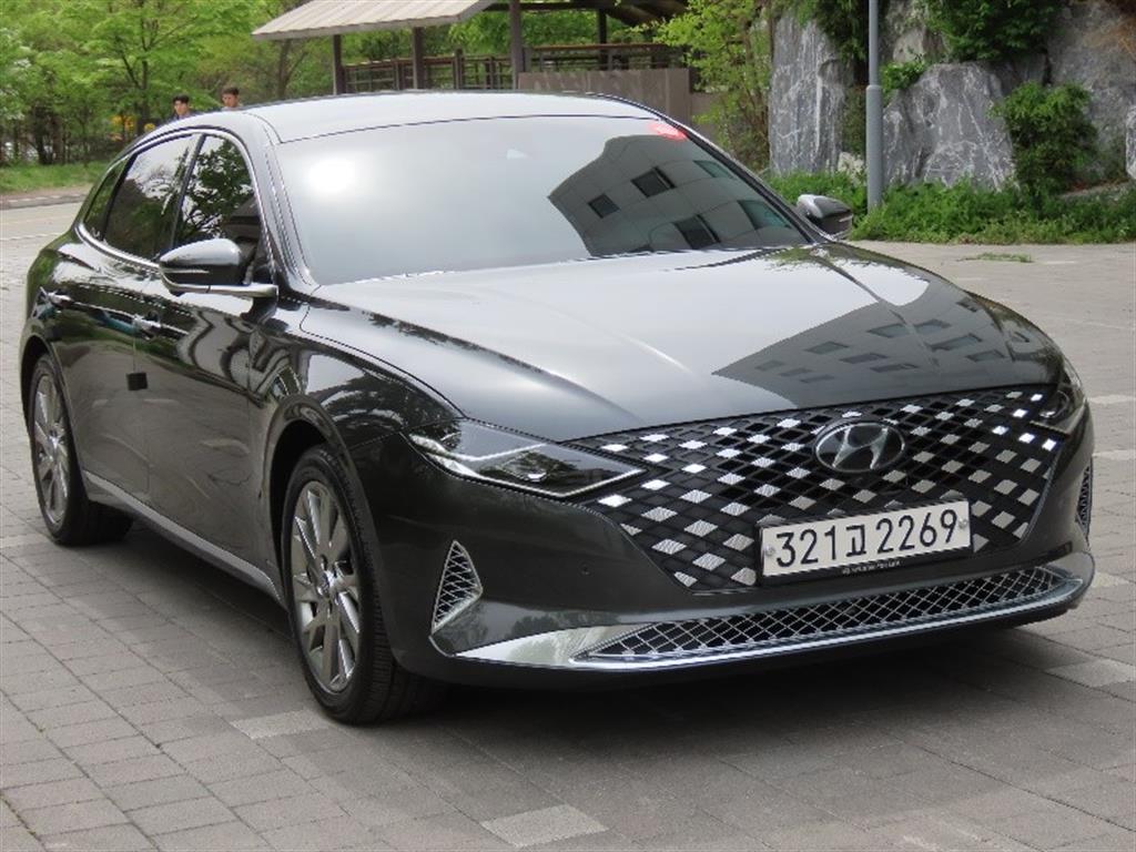 HYUNDAI Grandeur - Vista 3