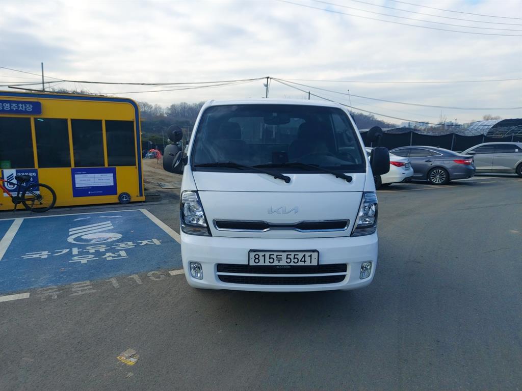 Small Truck Cargo (small) 2022 Blanco - Importación desde Corea - HF Imports Iquique - Foto 1