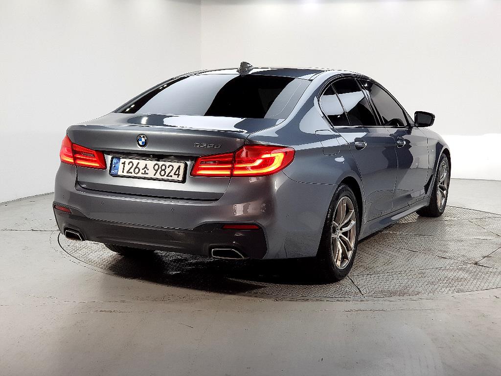 BMW 5 Series - Vista 4