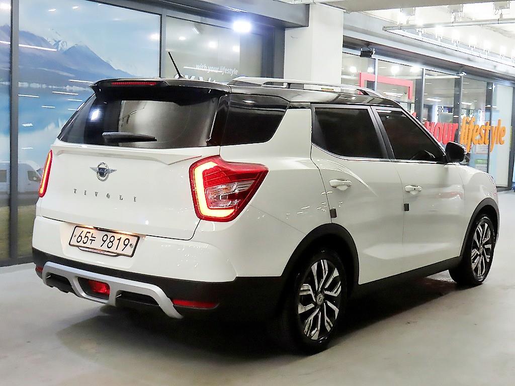 Ssangyong Tivoli - Vista 4