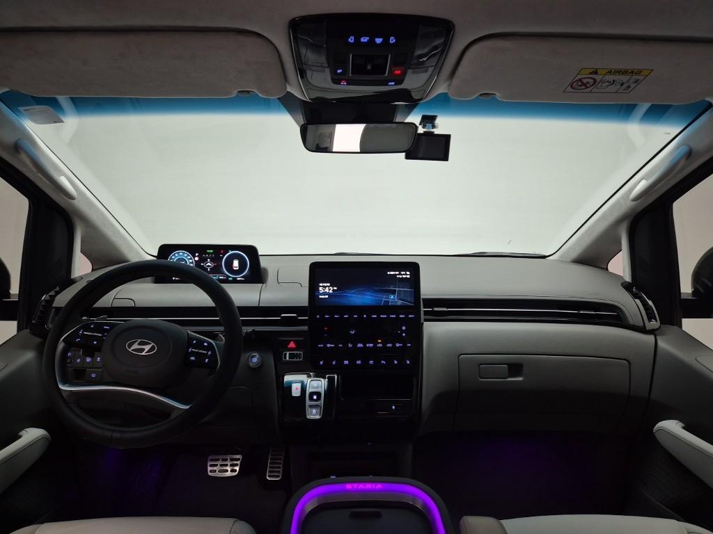 HYUNDAI Staria - Vista 7
