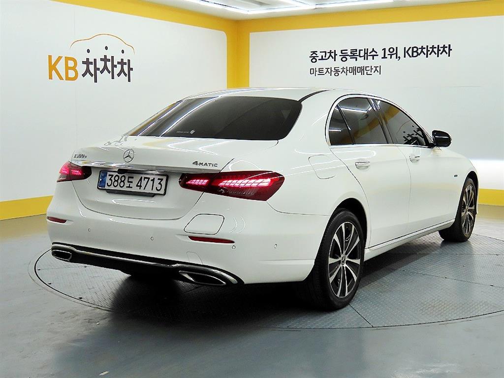 Mercedes Benz E class - Vista 4