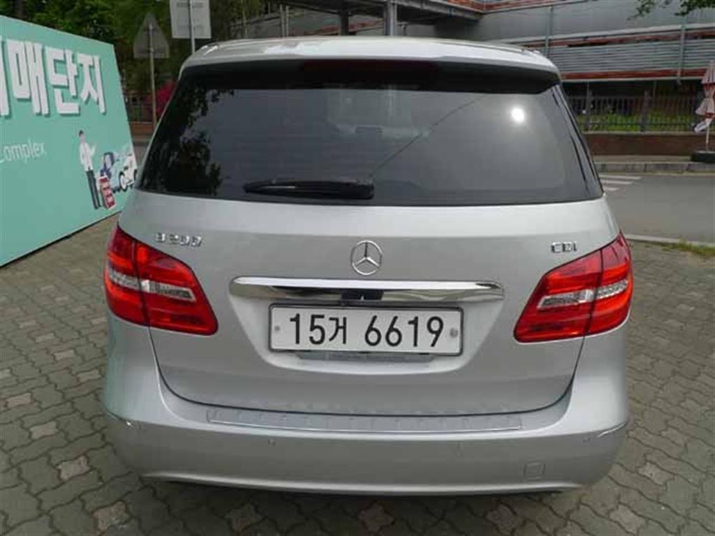 Mercedes Benz B Class (MY B) - Vista 4