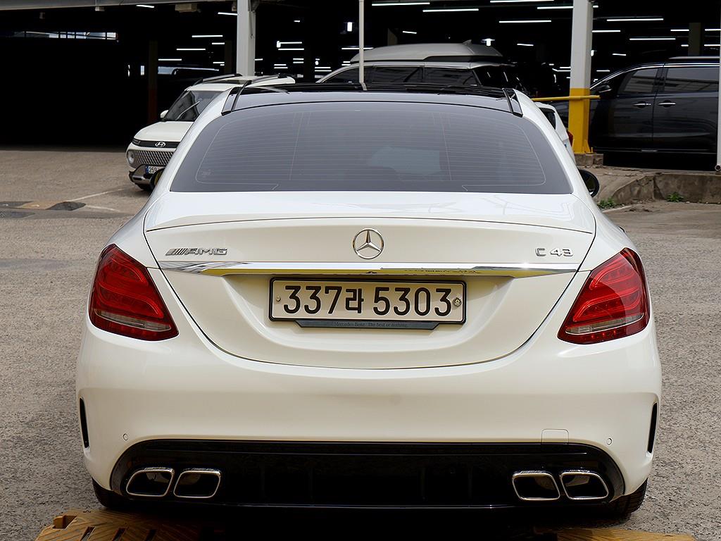 Mercedes Benz C Class - Vista 5