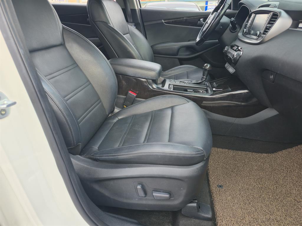 KIA Sorento - Vista 9