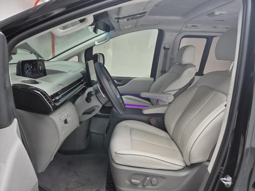HYUNDAI Staria - Vista 11