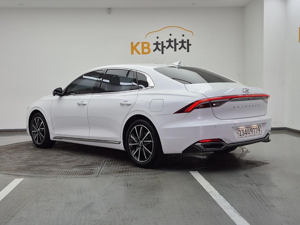 HYUNDAI Grandeur - Vista 3