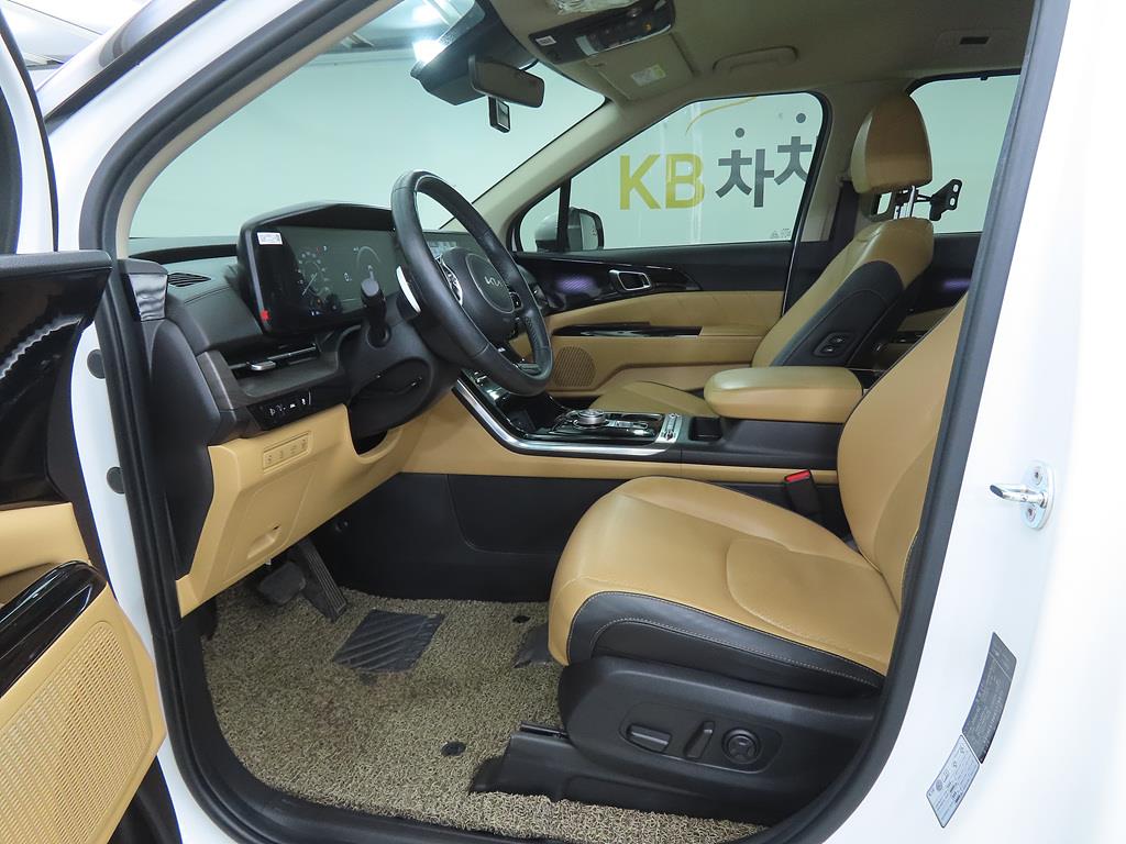 KIA Carnival - Vista 5