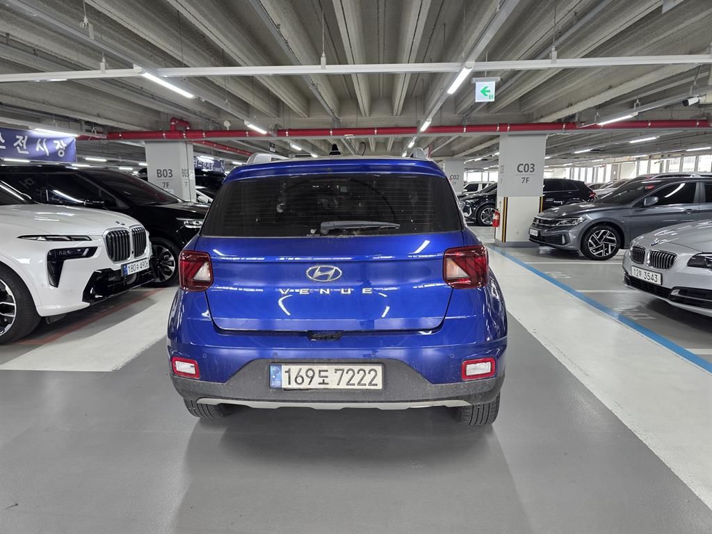 HYUNDAI Venue - Vista 4