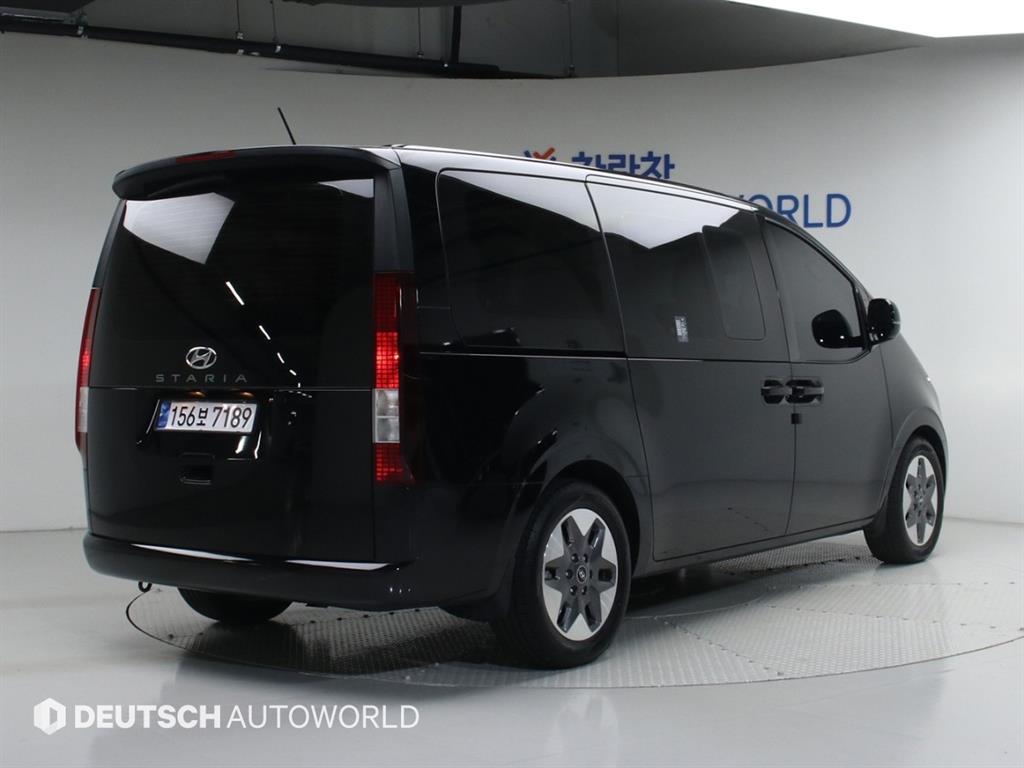 HYUNDAI Staria - Vista 2