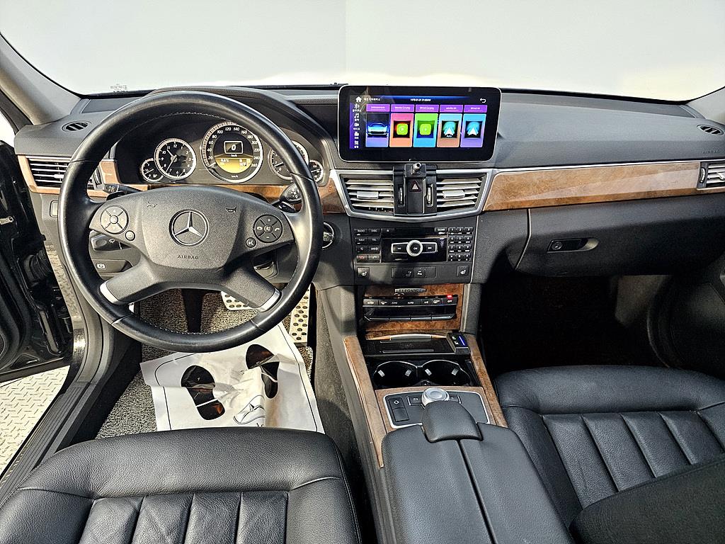 Mercedes Benz E class - Vista 5
