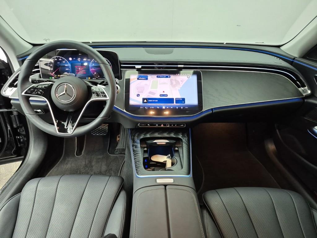 Mercedes Benz E class - Vista 5