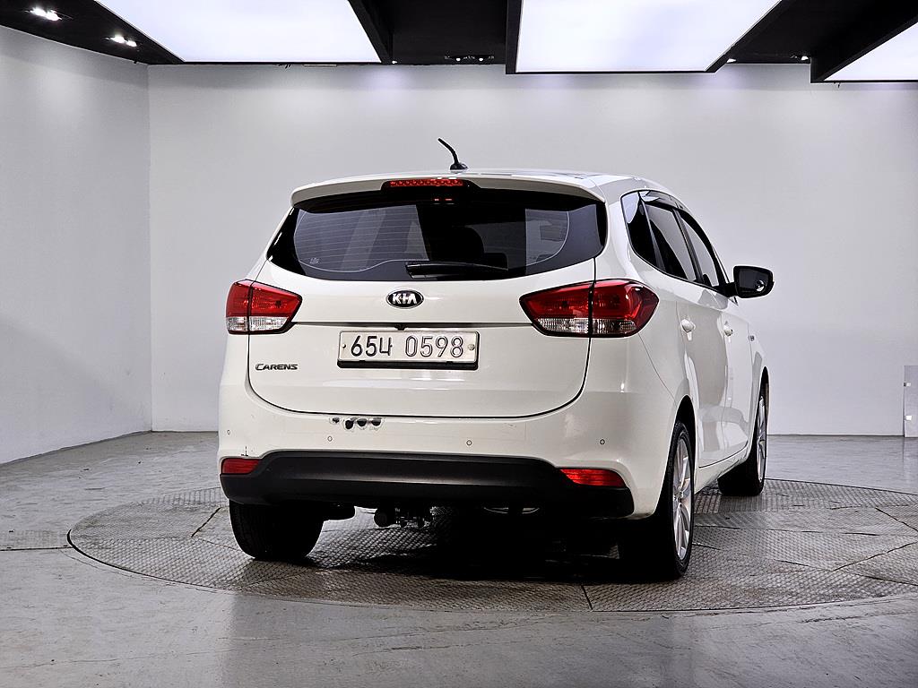 KIA Carens - Vista 3