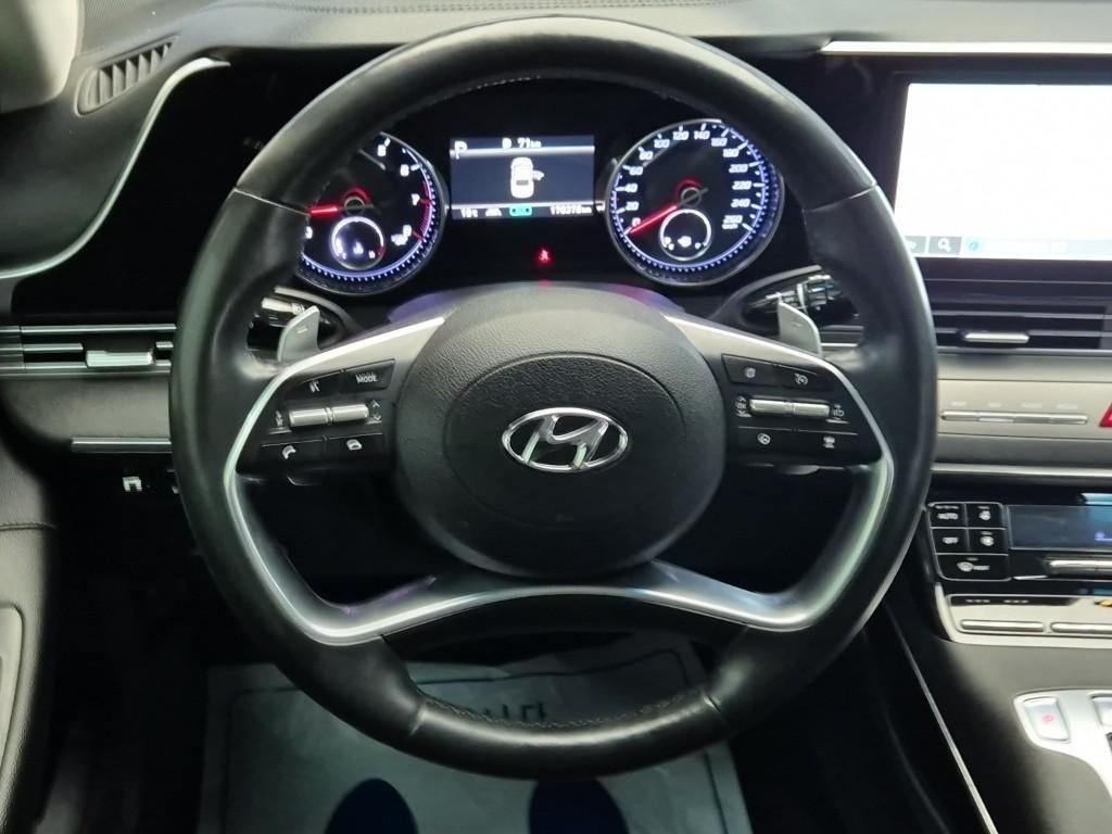 HYUNDAI Grandeur - Vista 9