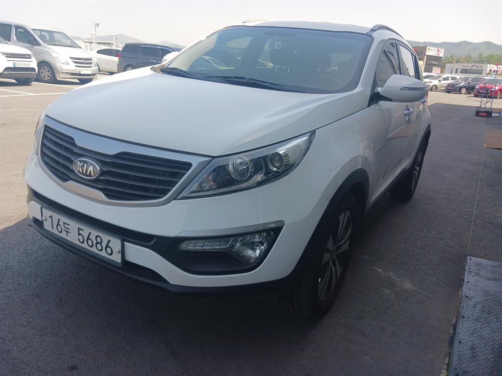 KIA Sportage 2012 Blanco - Importación desde Corea - HF Imports Iquique - Foto 1
