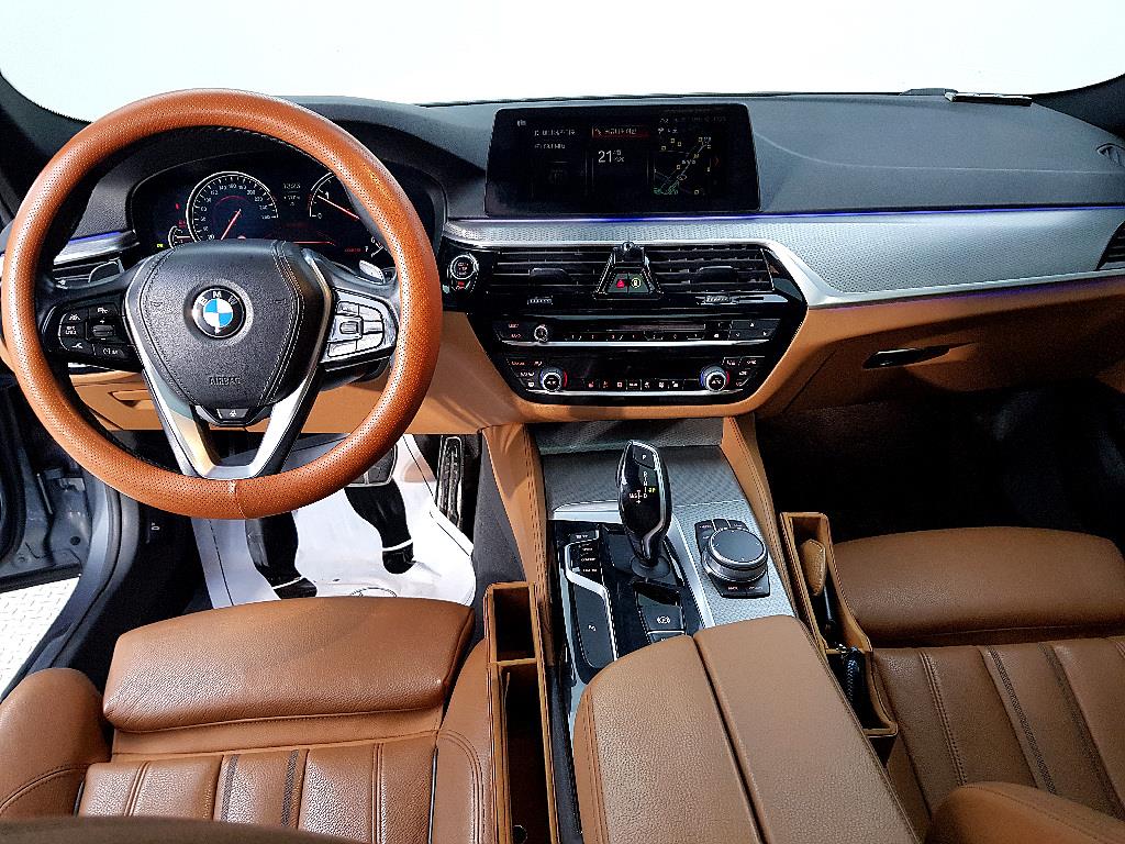 BMW 5 Series - Vista 5