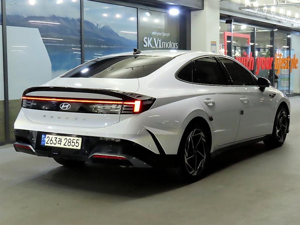 HYUNDAI Sonata - Vista 4