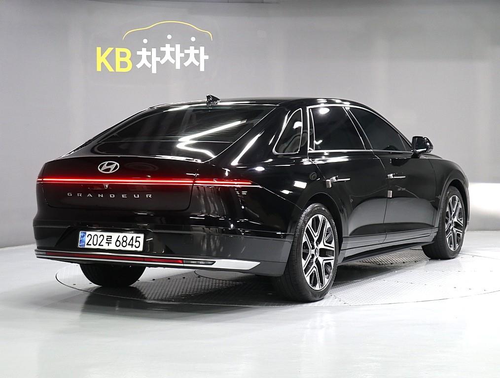 HYUNDAI Grandeur - Vista 3