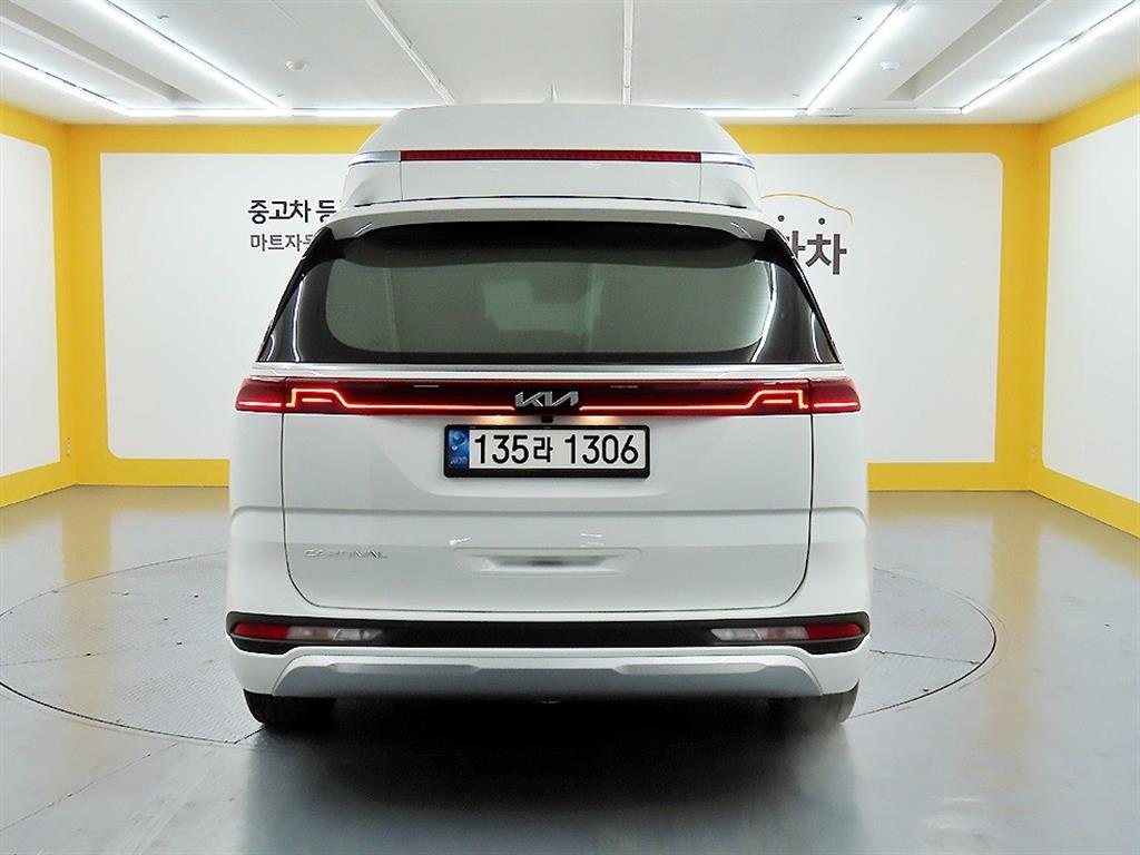 KIA Carnival - Vista 3