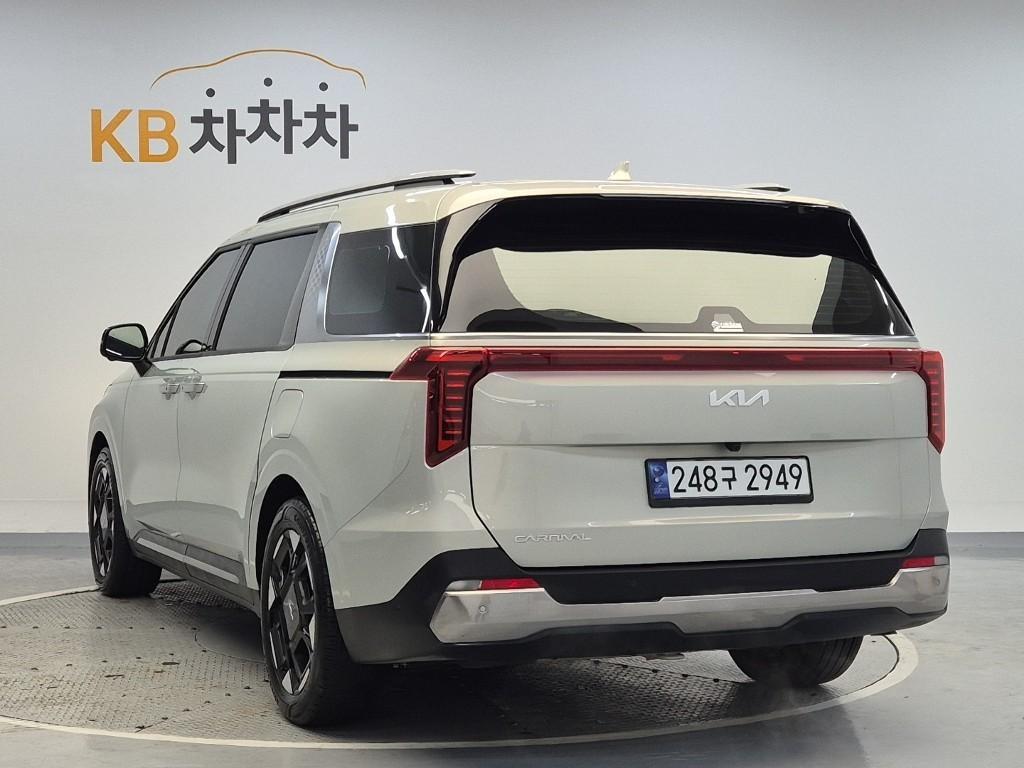 KIA Carnival - Vista 4