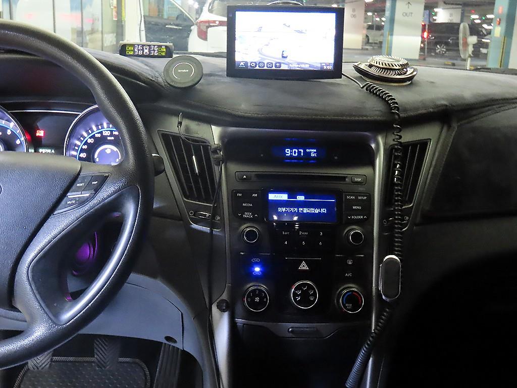 HYUNDAI Sonata - Vista 11