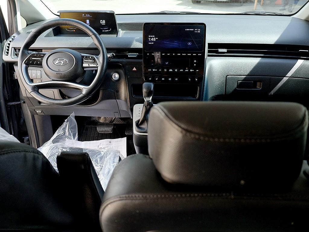 HYUNDAI Staria - Vista 9