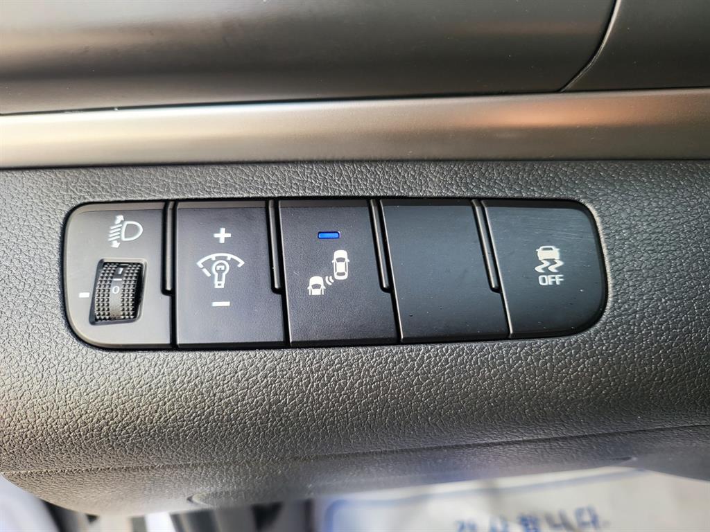 HYUNDAI Avante - Vista 11