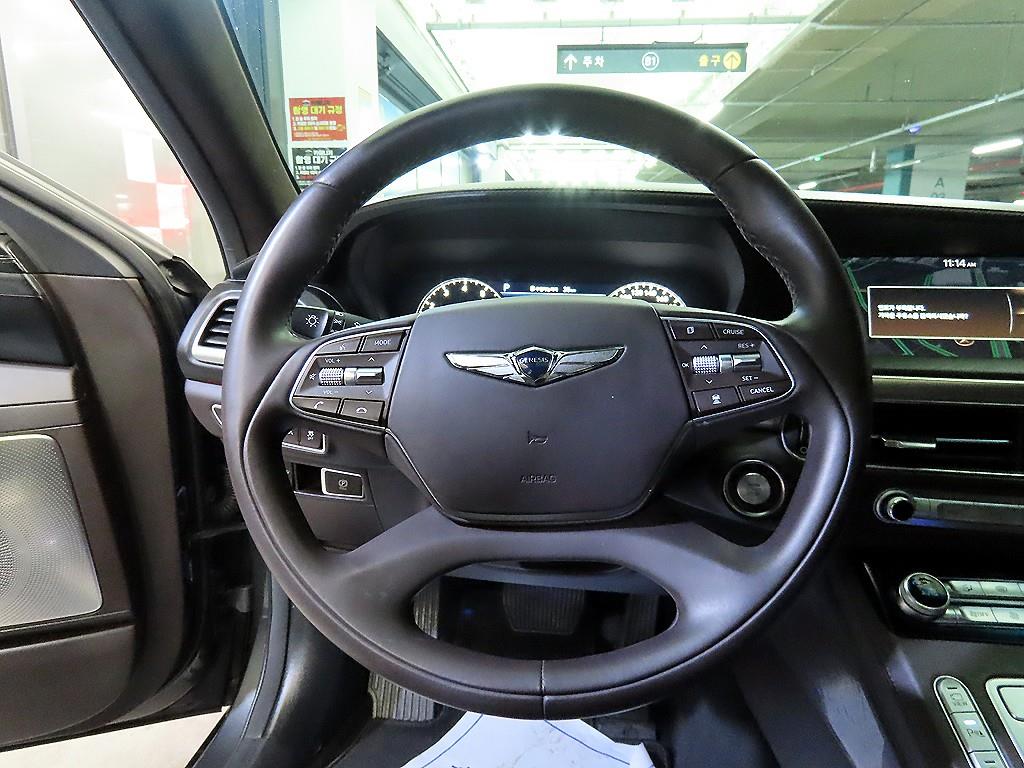 Genesis G90 - Vista 8