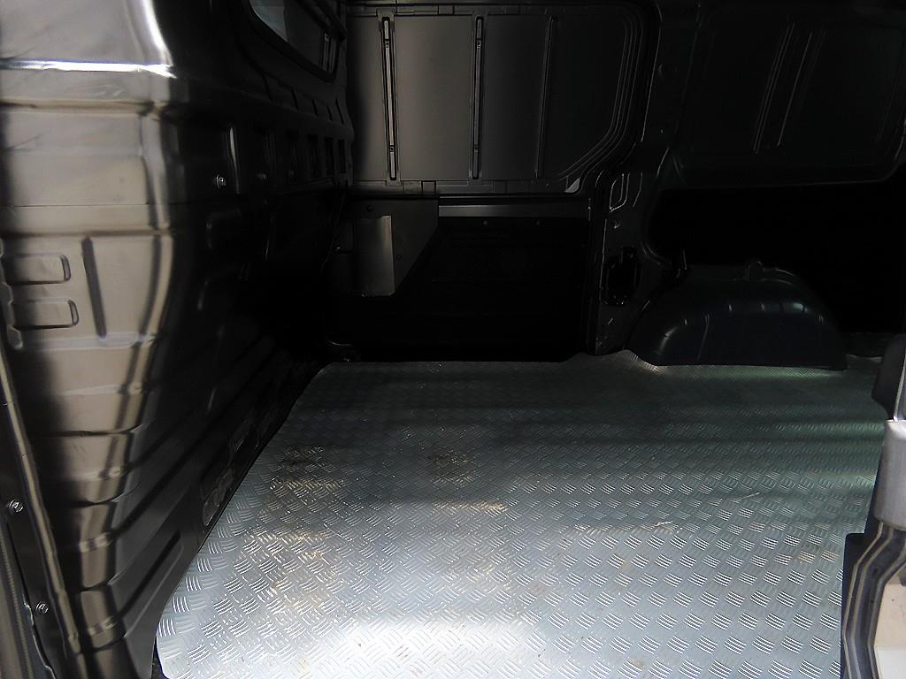 HYUNDAI Staria - Vista 6