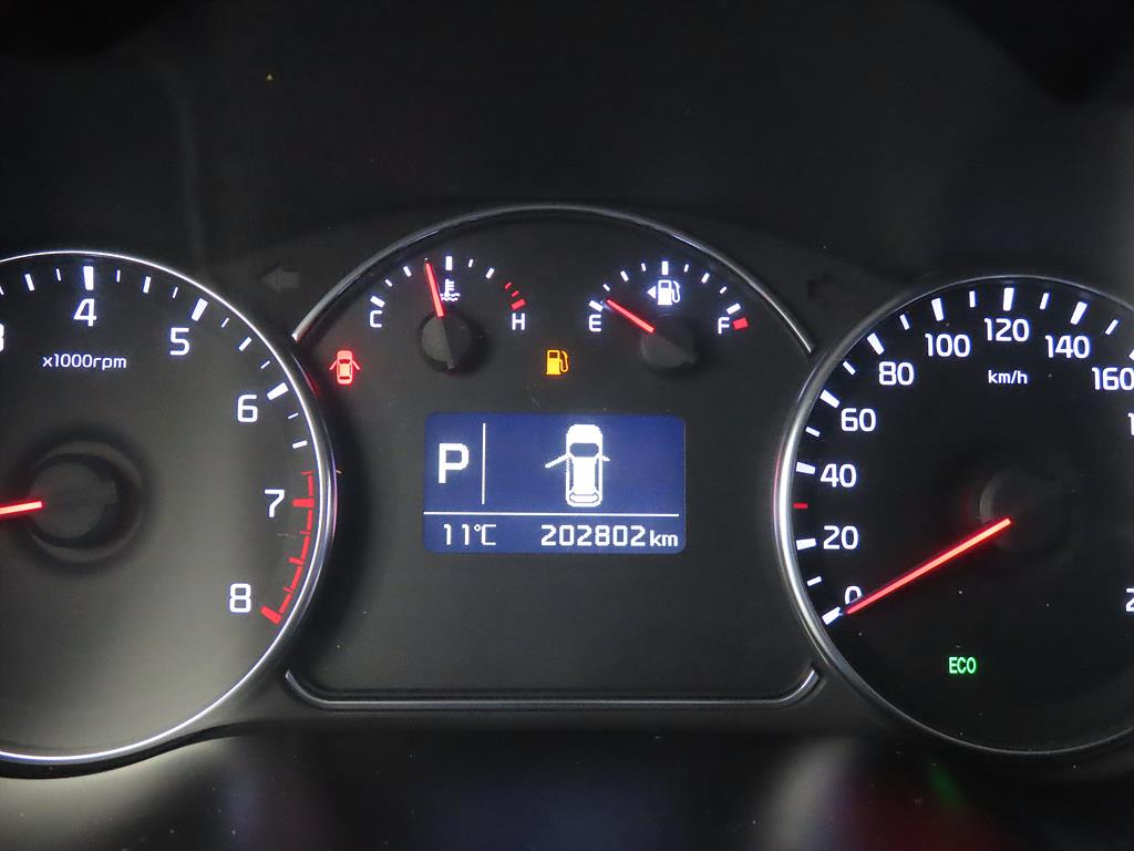 KIA Carens - Vista 8