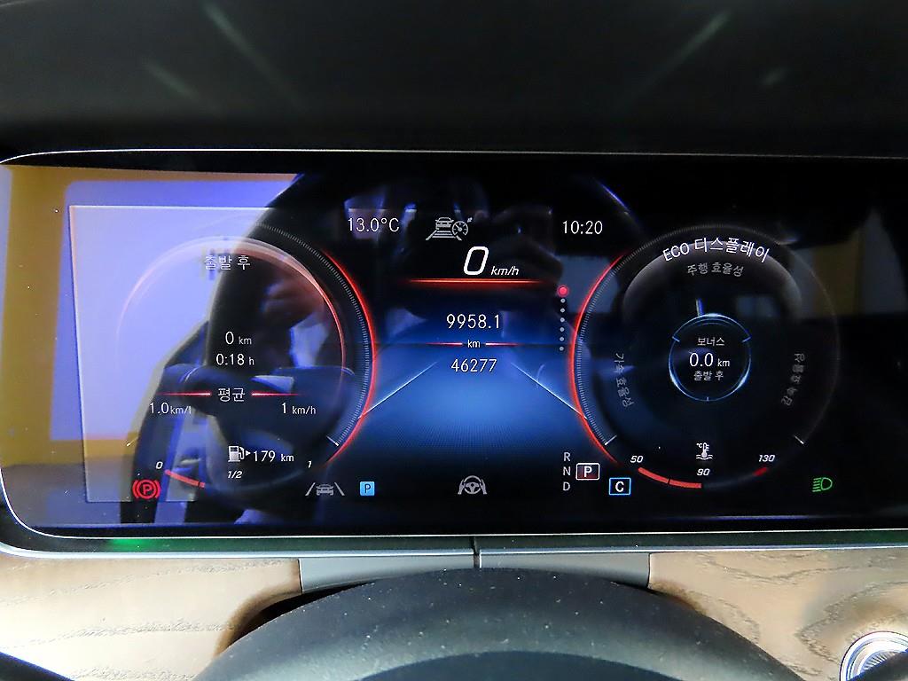 Mercedes Benz E class - Vista 8