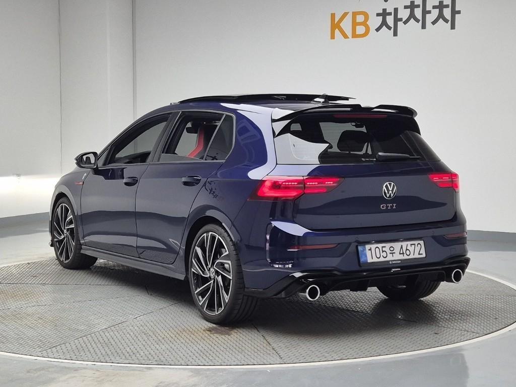 Volkswagen Golf - Vista 2