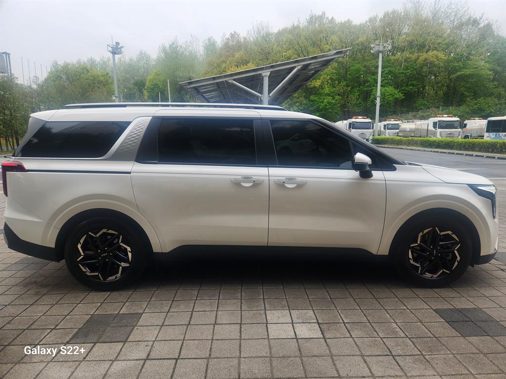 KIA Carnival - Vista 5